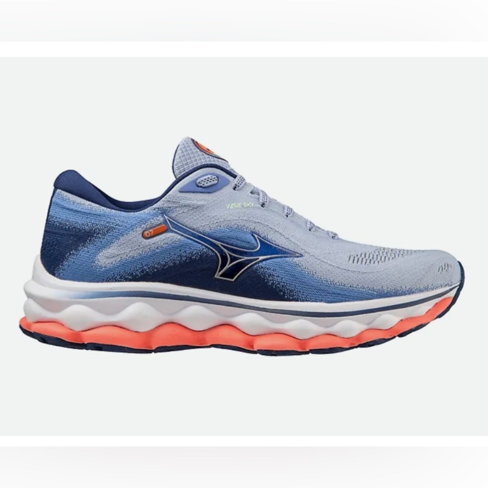 Mizuno Wave Sky 7. Like new. Only worn once indoors